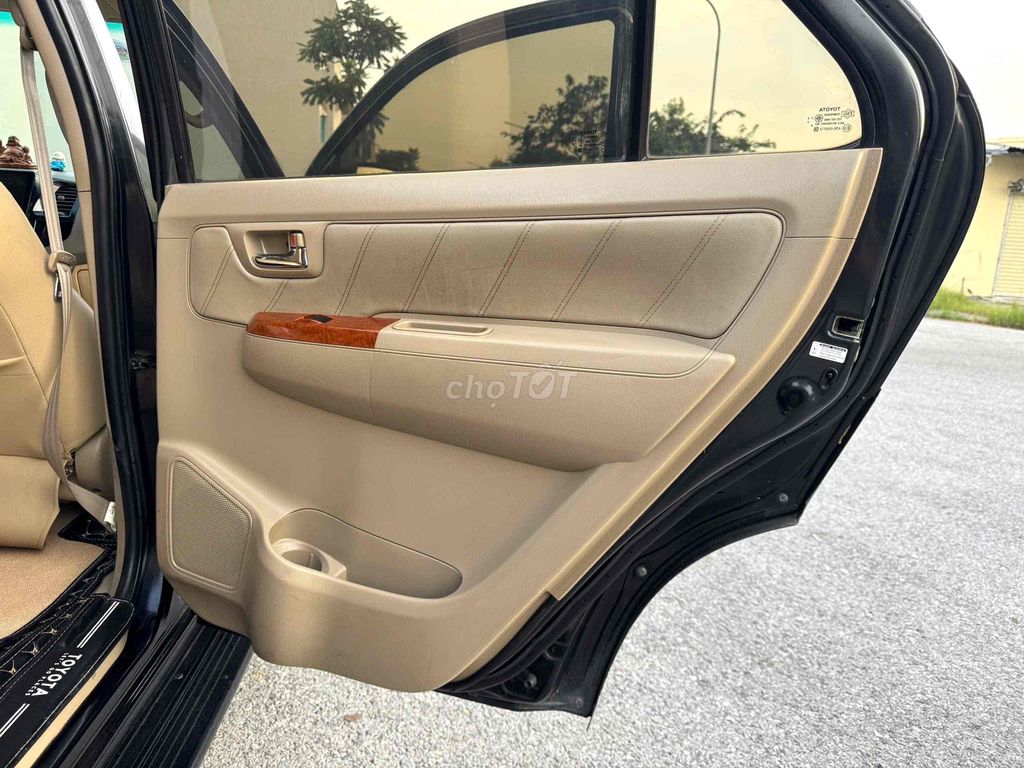 Toyota Fortuner 2010 2.7V 4x4 AT - 170000 km. Mua bán Ô tô tại Huyện Gia Lộc Hải Dương được đăng bởi Nhất Tín Ô Tô Hải Dương hình 12