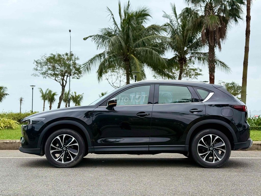 Mazda CX-5 2023 Luxury Đen 16.000km. Mua bán Ô tô tại Quận Sơn Trà Đà Nẵng được đăng bởi Thành Đạt Auto hình 3