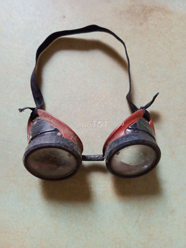 Kính hàn bảo hộ usa trước 1975. Mua bán Đồ sưu tầm, đồ cổ tại Quận 3 Tp Hồ Chí Minh được đăng bởi TÂM hình 1