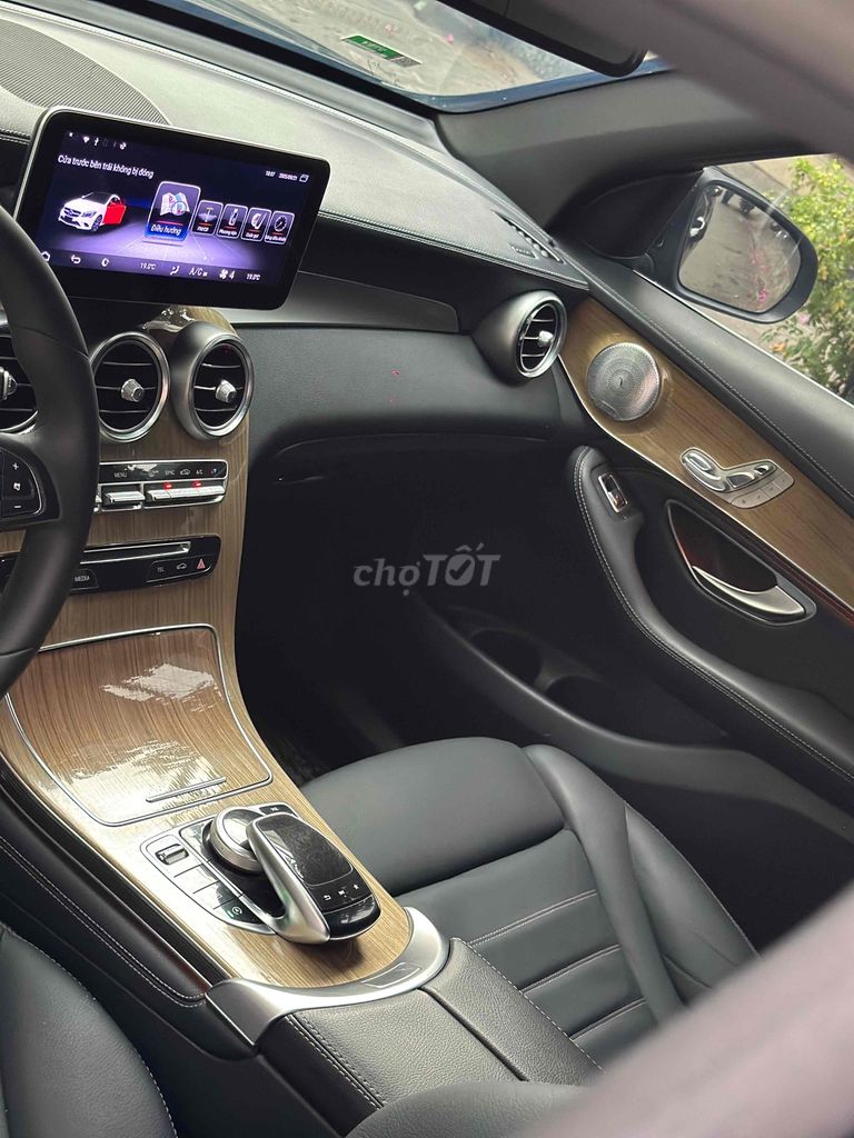 Mercedes GLC 250 4MATIC - 81000 km . Sản xuat 2018. Mua bán Ô tô tại Quận 7 Tp Hồ Chí Minh được đăng bởi Thông Sport  hình 6