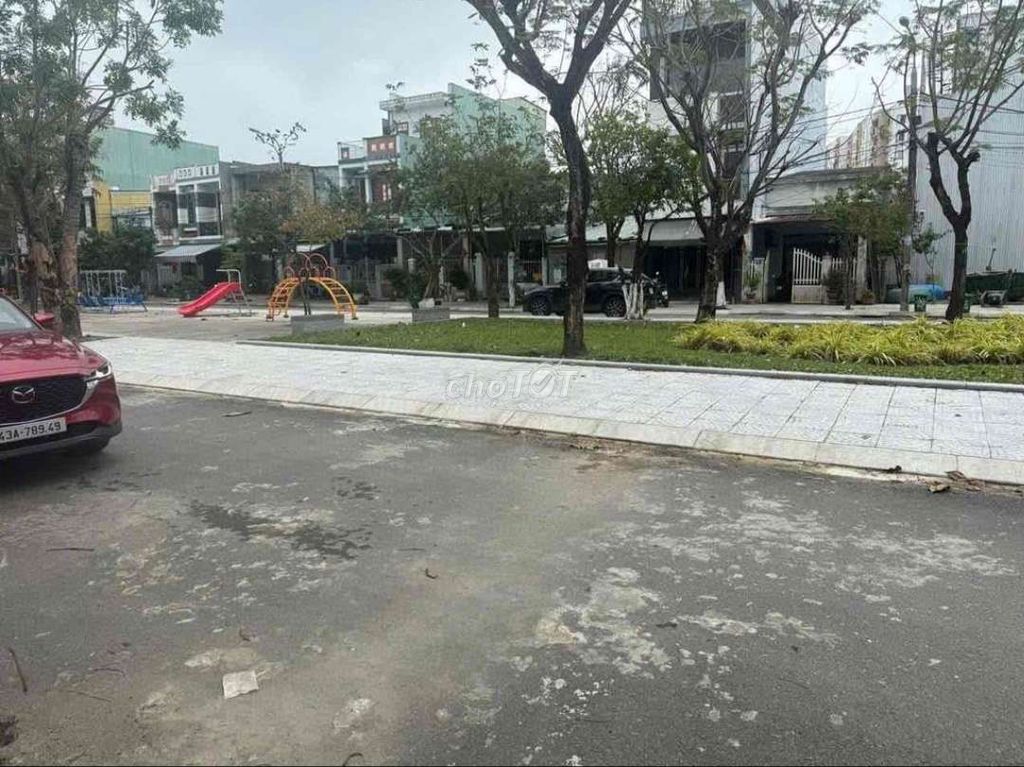 CHÀO BÁN LÔ ĐẤT KIỆT Ô TÔ 5M DT 103M NGANG 5 M ĐỐI DIỆN CÔNG SƠN TRÀ