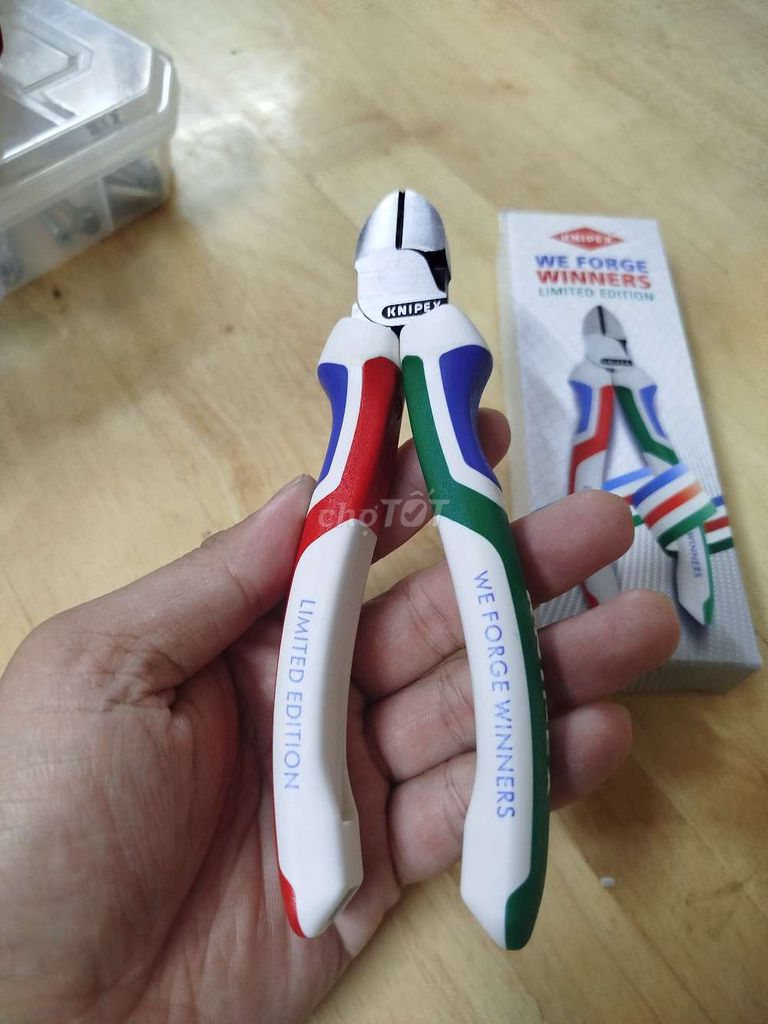 Kìm cắt Knipex Bản giới hạn 2026. Mua bán Đồ chuyên dụng, Giống nuôi trồng tại Quận 5 Tp Hồ Chí Minh được đăng bởi Huy hình 1