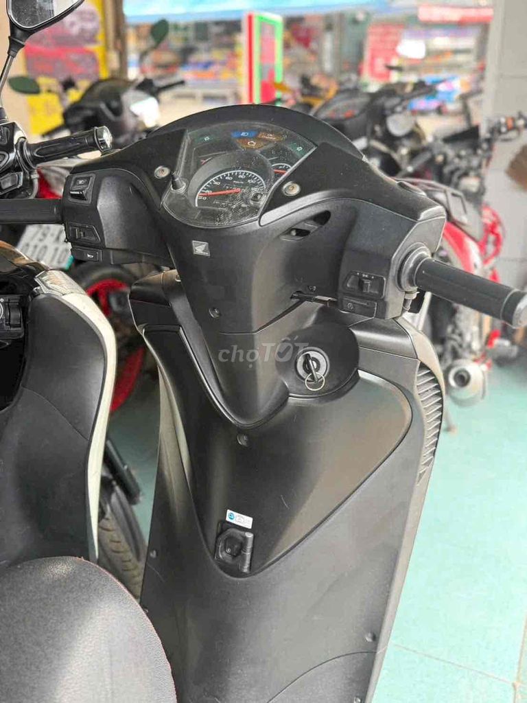 Honda SH Ý 150 Черный
