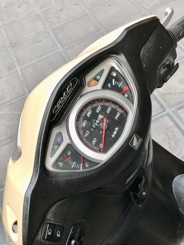 Honda lead 110 vàng be đời chót biển Hà Nội. Mua bán Xe máy tại Quận Ba Đình Hà Nội được đăng bởi ly hình 3