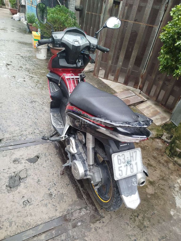 Воздушное лезвие Honda 2025 красное