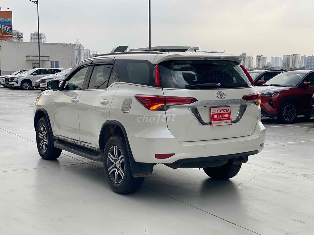Toyota Fortuner 2017 2.4G MT Белый 132 000 км