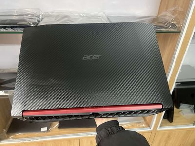 Acer Nitro 5 gaming i7-8H|16|256|1050Ti