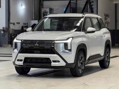 MITSUBISHI DESTINATOR PREMIUM  - XE SẴN GIAO NGAY