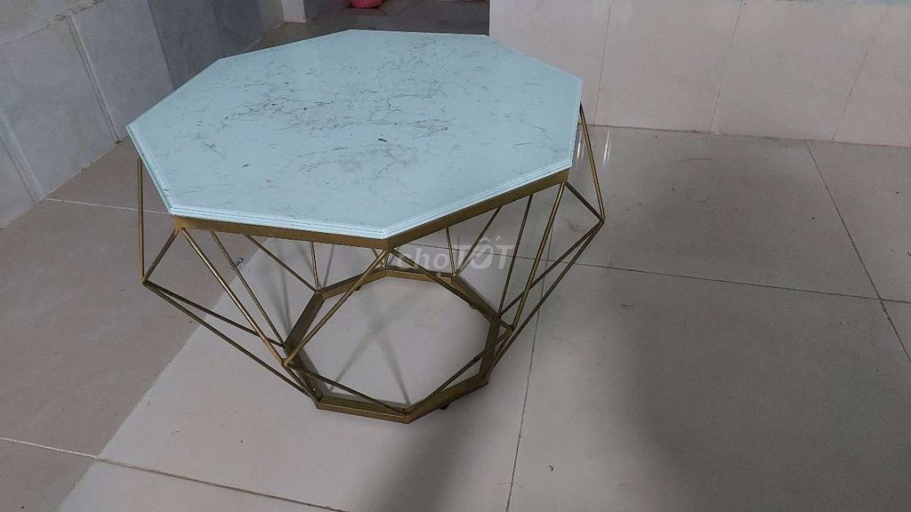 Bàn trà sofa Kim loại Kính Vàng Trắng. Mua bán Bàn ghế tại Quận 7 Tp Hồ Chí Minh được đăng bởi Khang Lê hình 1