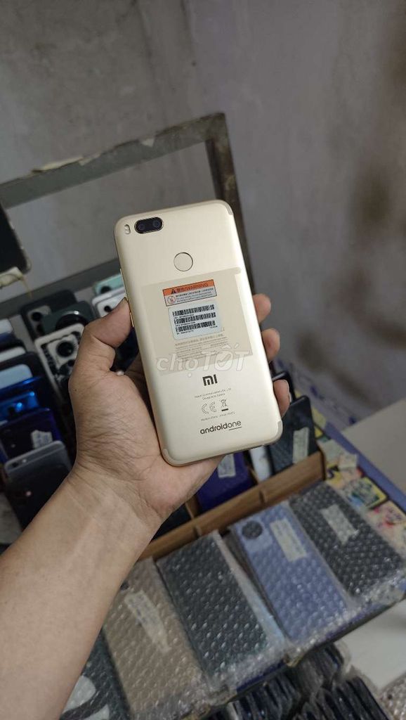Xiaomi Mi A1, ram 4gb, chip Snap, Full HD, zin 💯. Mua bán Điện thoại tại Quận Gò Vấp Tp Hồ Chí Minh được đăng bởi A LONG   nhận thanh toán THẺ TÍN DỤNG hình 1