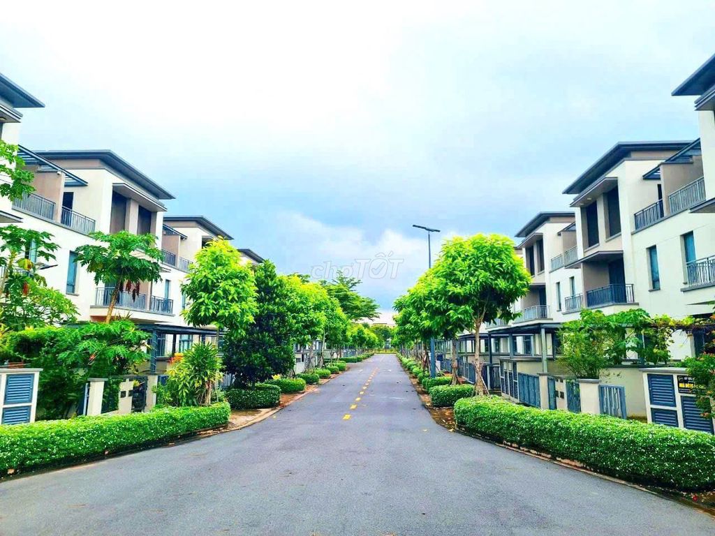 Chính Chủ Bán Nhà Phố 5,7 tỷ Hoàn Thiện Mặt Ngoài Đẹp