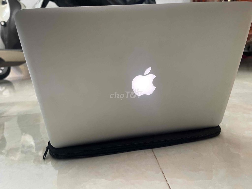 Apple MacBook Pro Retina i5 4GB/1.5TB Bạc. Mua bán Laptop tại Huyện Cần Giuộc Long An được đăng bởi Công Danh hình 1