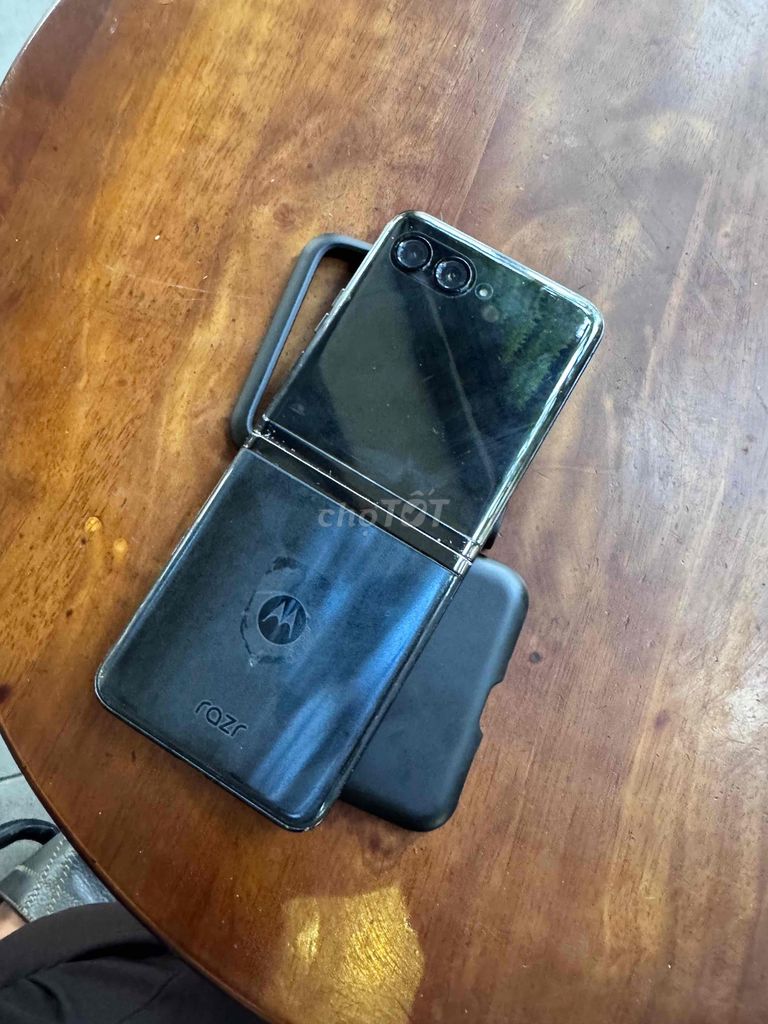 motorola razr plus 8gen1(8/256gb) gl. Mua bán Điện thoại tại Quận Tân Phú Tp Hồ Chí Minh được đăng bởi nguyen son  hình 1