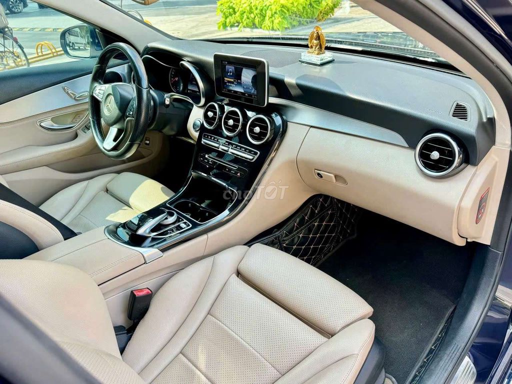 Mercedes Benz C Class 2016 - 80000 km