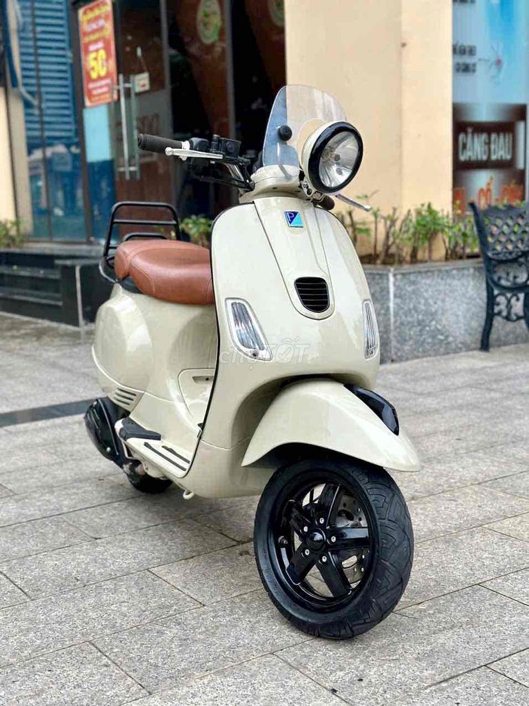 🇨🇮🇨🇮LXV 125cc.3VIE Nhập Ý Phun Xăng. Ngay Chủ. Mua bán Xe máy tại Quận Gò Vấp Tp Hồ Chí Minh được đăng bởi VESPA ĐỨC NGUYỄN  hình 6