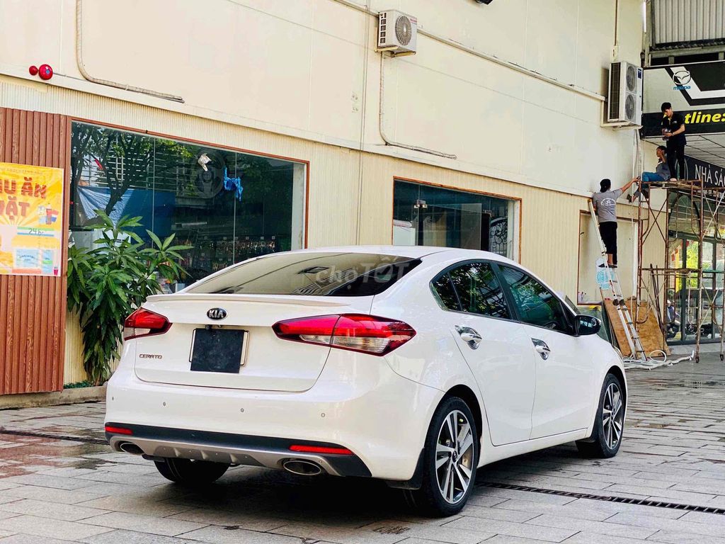 Kia Cerato 2018 1.6AT Trắng Odo 7v Cực Đẹp Giá Tốt. Mua bán Ô tô tại Thành phố Dĩ An Bình Dương được đăng bởi Trương Công Lý hình 6