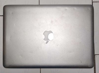 Xác macbook pro 2011 13" lỗi nhẹ