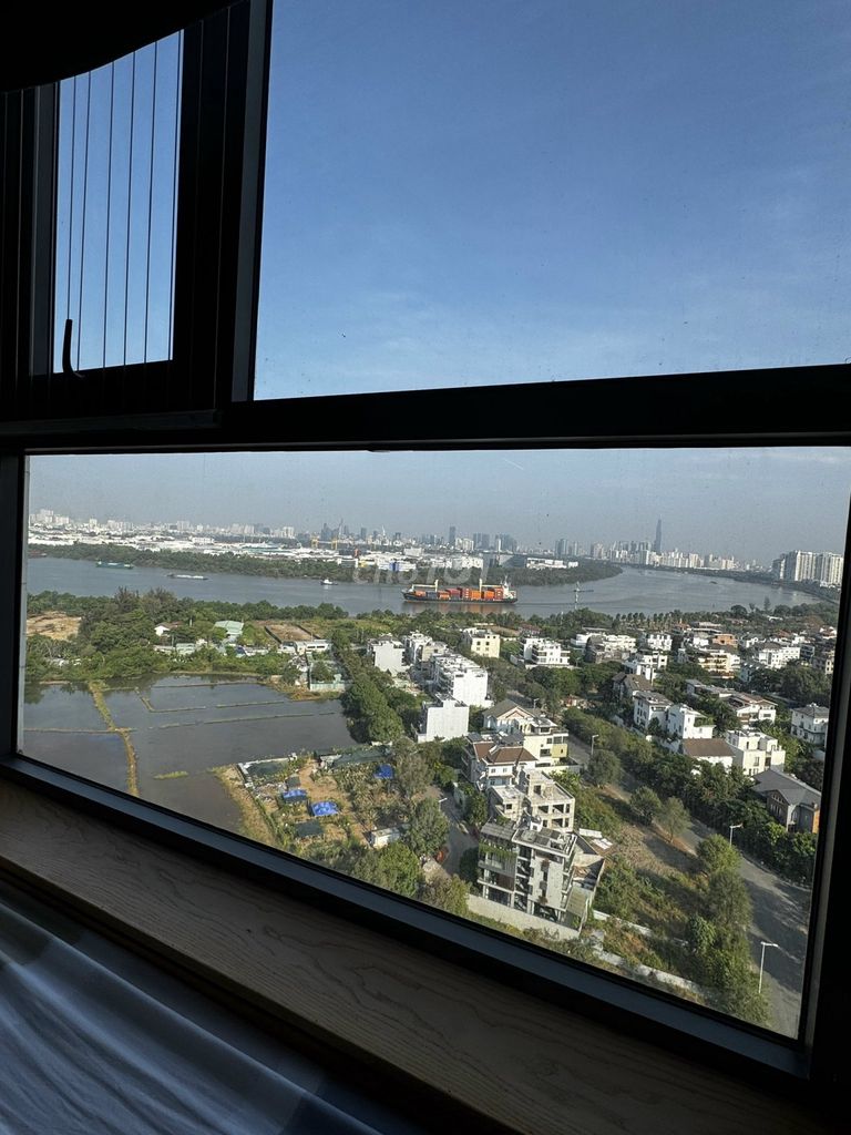 Căn góc A08 tầng cao view Landmark 81 và sông SG. Để lại full nội thất