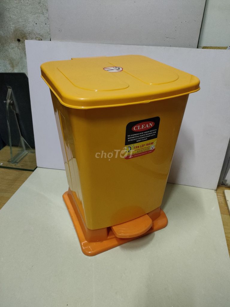 Thùng rác Lớn Mới . Mua bán Nội thất, đồ gia dụng khác tại Quận 1 Tp Hồ Chí Minh được đăng bởi Tuấn  hình 1