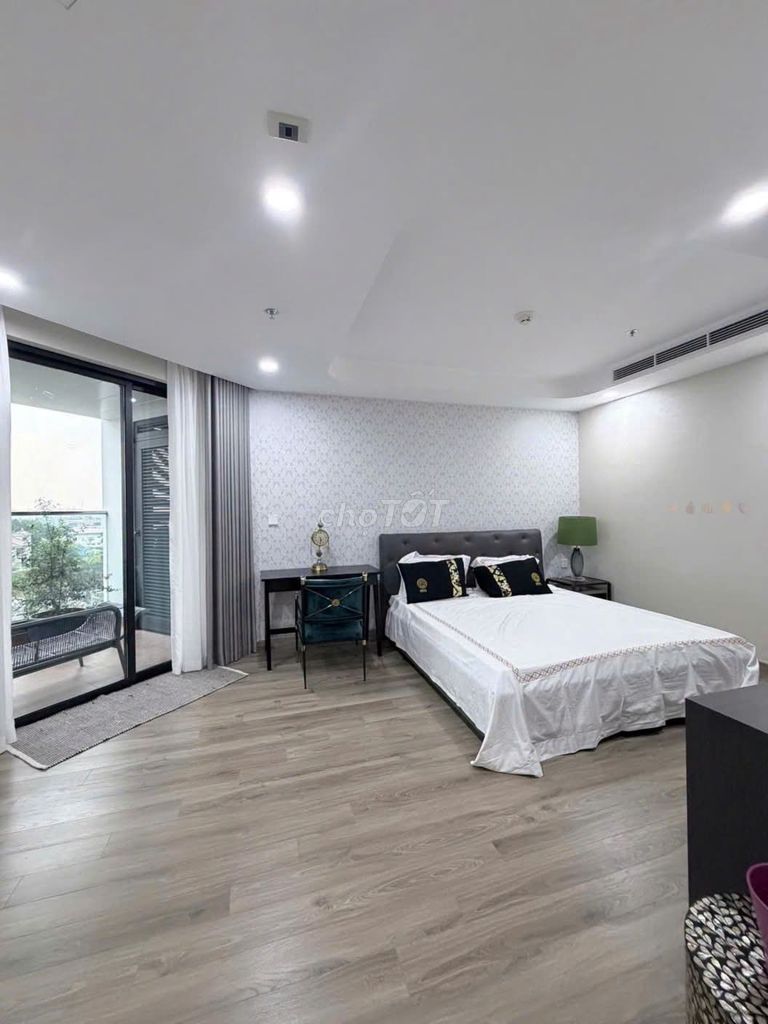 Cho thuê căn hộ 2PN Skyline West Lake view Hồ Tây