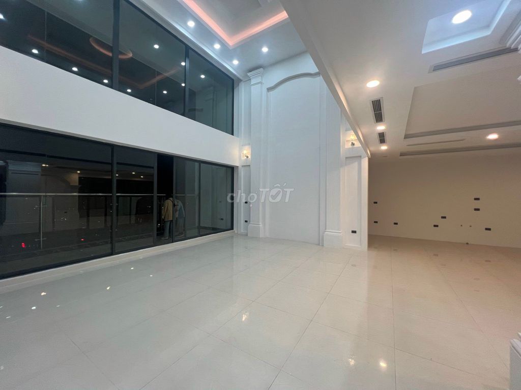 Bán gấp căn Duplex 190m siêu vip Roman Plaza mặt đường Tố Hữu