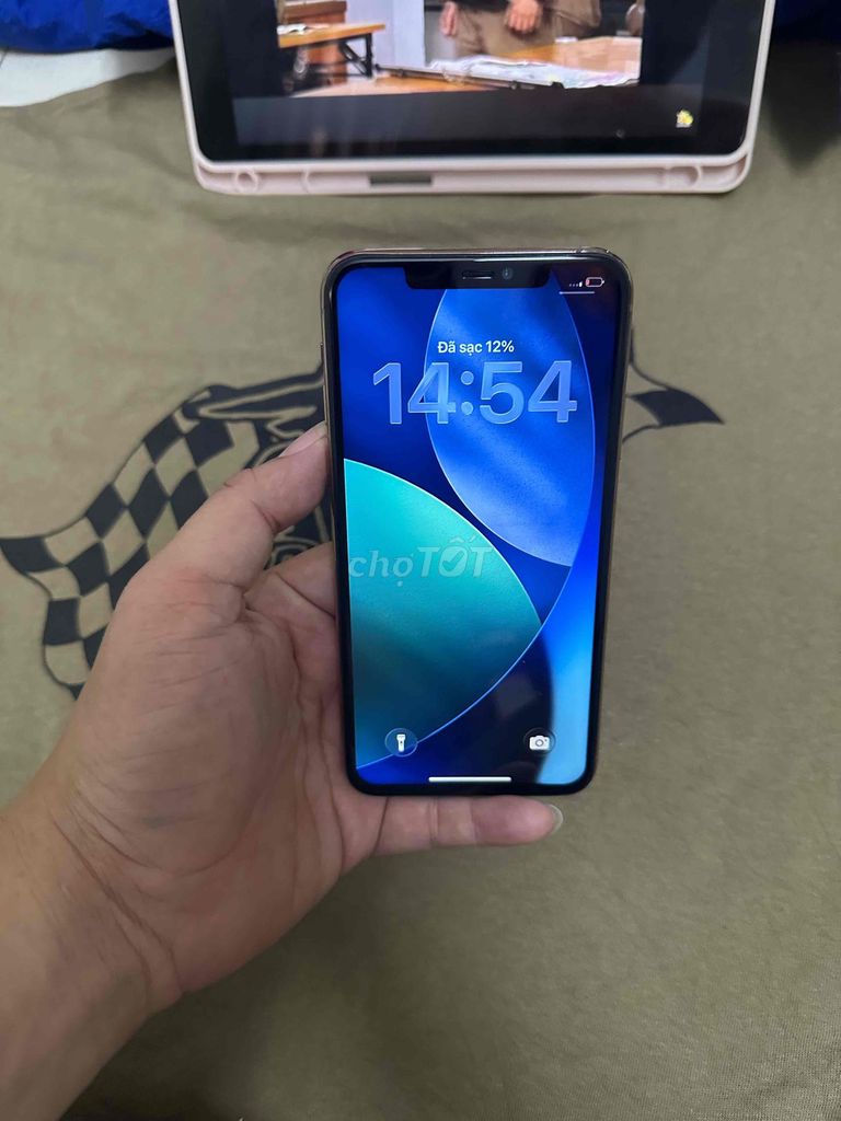 Apple iPhone 11 Pro Max 256GB Vàng. Mua bán Điện thoại tại Thành phố Thủ Đức Tp Hồ Chí Minh được đăng bởi bin  hình 1