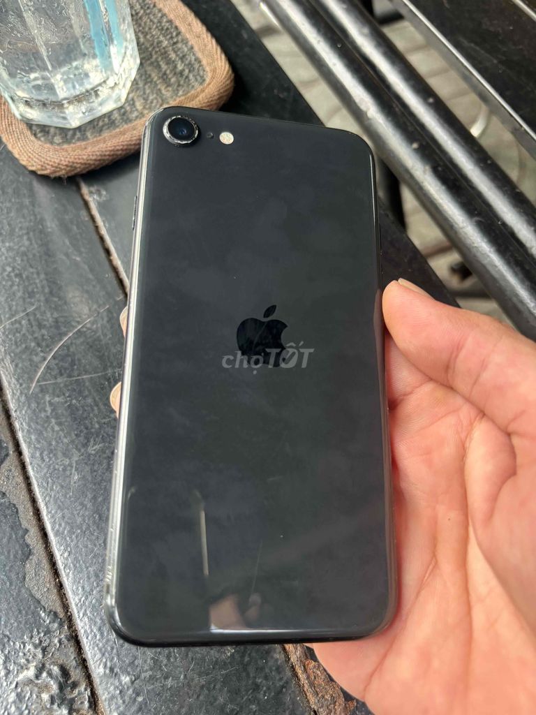 iPhone SE 128GB Đen Đã sử dụng 2 SIM. Mua bán Điện thoại tại Quận 10 Tp Hồ Chí Minh được đăng bởi Nguyễn Văn Biết hình 1
