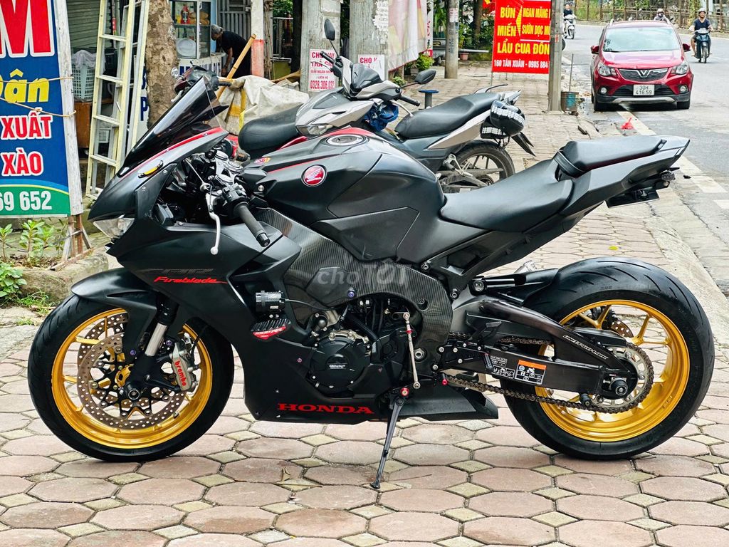 Mạnh Hà Motor bán Honda CBR1000RR date 19 10k km. Mua bán Xe máy tại Quận Bắc Từ Liêm Hà Nội được đăng bởi Mạnh Hà Motor hình 2