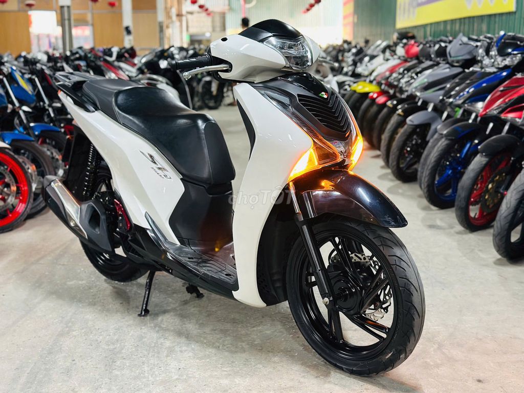 XE MÁYTHANH TÙNG_SH 150 TRẮNG BIỂN 29 MÁY ZIN CHẤT. Mua bán Xe máy tại Quận Nam Từ Liêm Hà Nội được đăng bởi THANH TÙNG hình 1