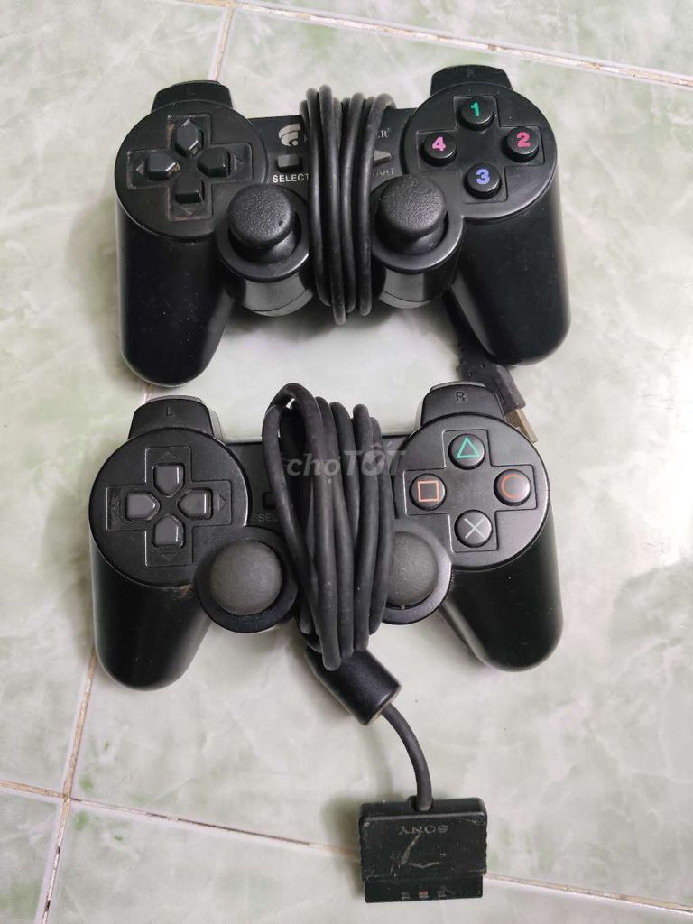 Thanh lý 2 tay cầm game cũ bị lỗi. Mua bán Thiết bị chơi game tại Quận 11 Tp Hồ Chí Minh được đăng bởi MK PC hình 1