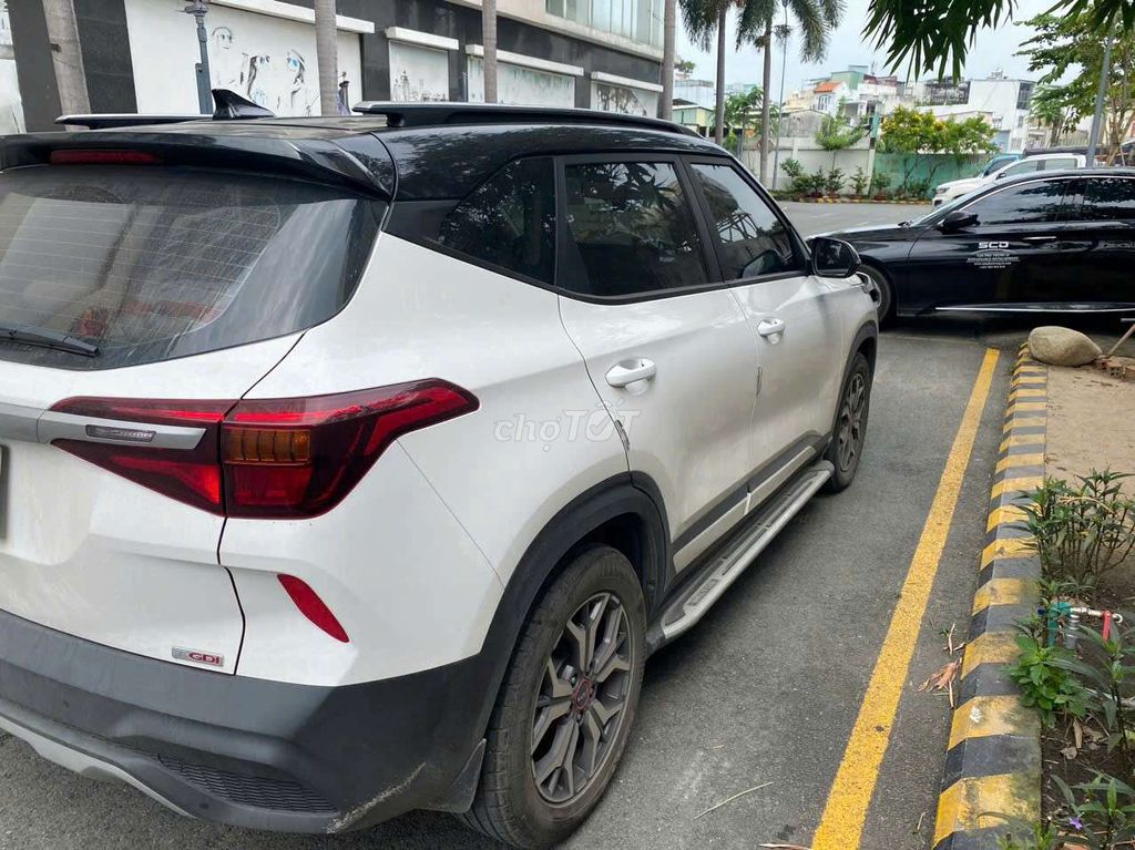 KIA Seltos Luxury 26000 km Trắng. Mua bán Ô tô tại Quận 8 Tp Hồ Chí Minh được đăng bởi thiện hình 3