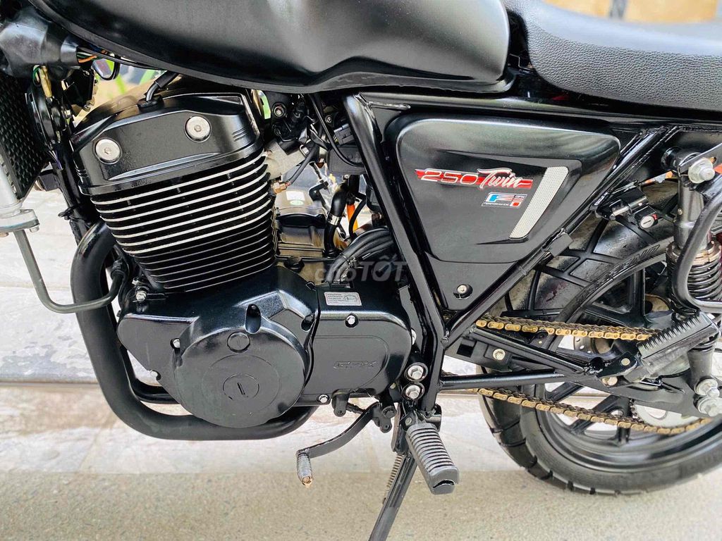 GPX TWIN 250cc  FI đen sần cực chất-classic lướt. Mua bán Xe máy tại Quận Cầu Giấy Hà Nội được đăng bởi Tong motor xe may hình 5