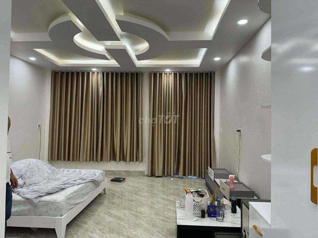 Gấp bán nhà Hoàng Văn Thụ 3 tầng hẻm xe tải thông 80m2