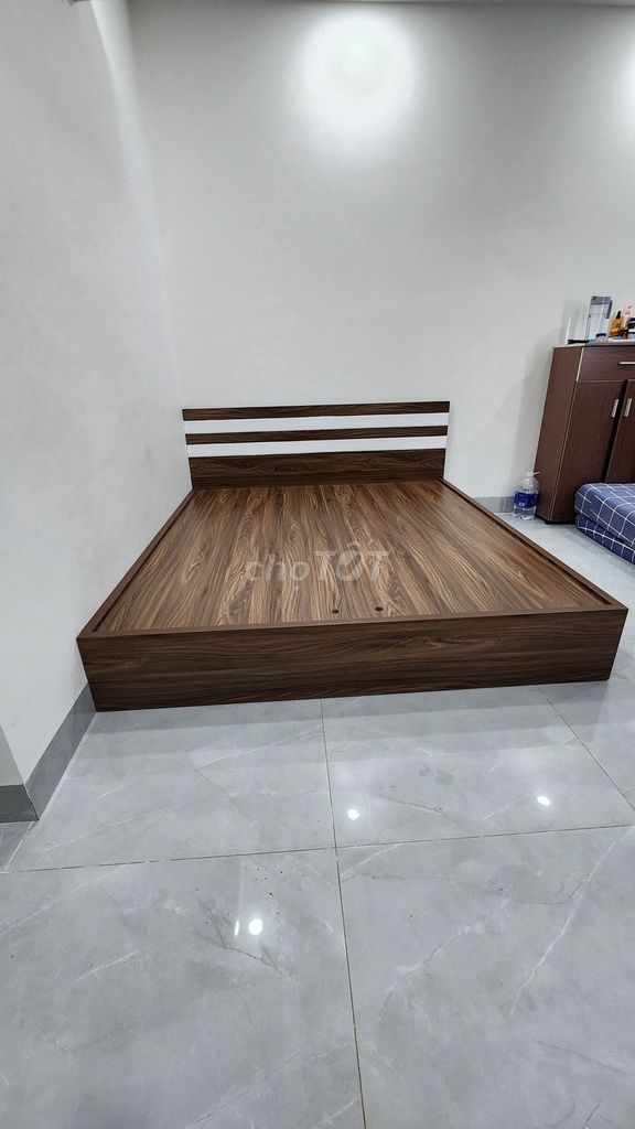 Giường ngủ Gỗ MDF Nâu vân gỗ ngăn kéo. Mua bán Giường, chăn ga gối nệm tại Thành phố Thủ Đức Tp Hồ Chí Minh được đăng bởi Nội Thất Quang Hùng hình 1