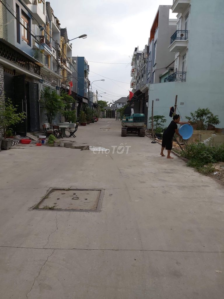 0985055536 - Đất thổ cư 80m2, đường bê tông 8m-  tx22