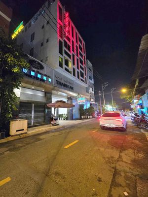 Bán Hotel 6 tầng 55 phòng, 10 x 26 mặt tiền Hiệp Thành 45, kế bên GV. Mua bán văn phòng, mặt bằng kinh doanh tại Quận 12 Tp Hồ Chí Minh được đăng bởi Toàn Nhà Phố