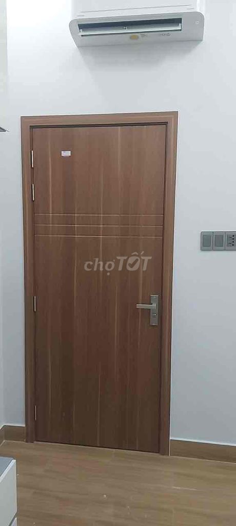 Cửa composite màu gỗ - Saigondoor