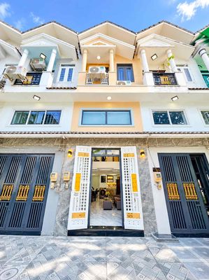 Nhà phố 32 m² · 3 PN · Đường Huỳnh Tấn Phát