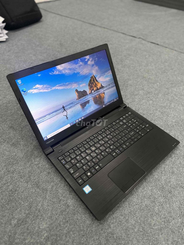 TOSBIBA DYNABOOK i5 gen 7