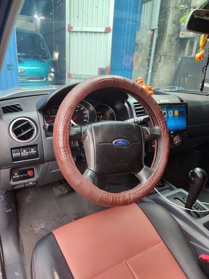 Ford Everest Limited 2013 Tự động Bạc