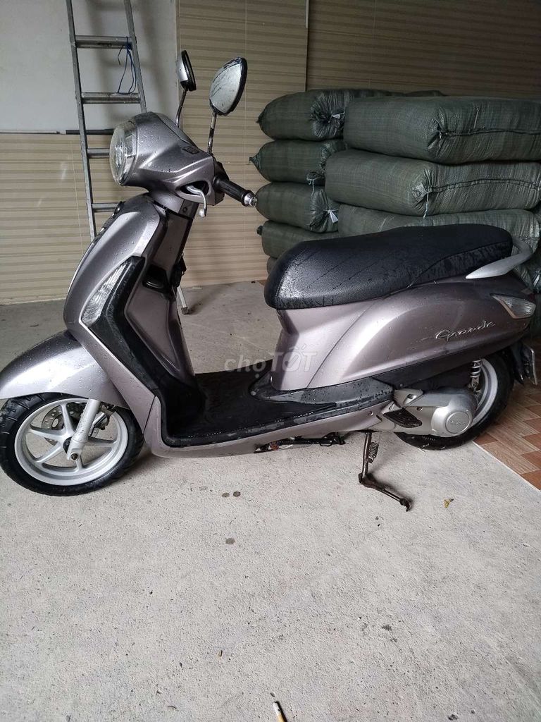 Nhà mình cần bán xe Grande đời 2017. Mua bán Xe máy tại Quận 12 Tp Hồ Chí Minh được đăng bởi Bình an hình 2