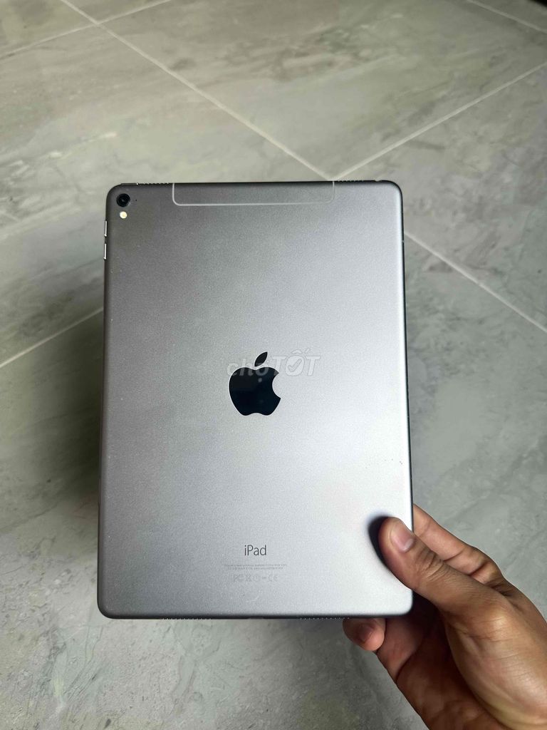 Cần bán gấp ipad pro 9.7in 128 4g đang sử dụng. Mua bán Máy tính bảng tại Thành phố Tân An Long An được đăng bởi Hưng hình 1