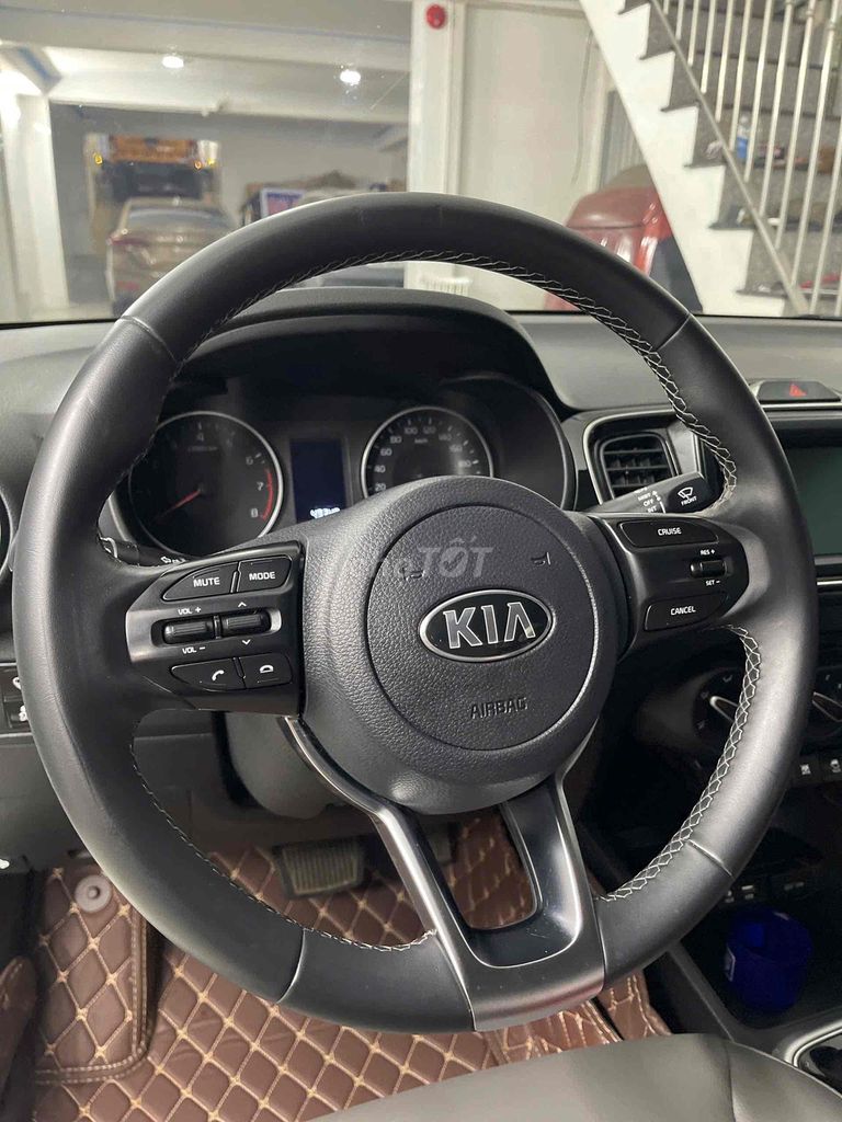 Kia Soluto 2020 1.4 AT Luxury - 42000 km. Mua bán Ô tô tại Huyện Đức Trọng Lâm Đồng được đăng bởi SALON ÔTÔ HOÀ THẮNG  hình 5