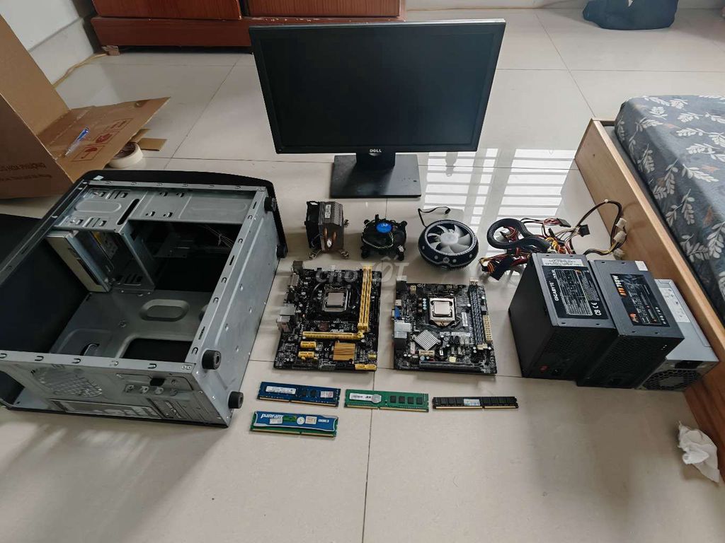 Màn hình Dell Kim loại, Nhựa Đen. Mua bán Phụ kiện (Màn hình, Chuột...) tại Huyện Thanh Hà Hải Dương được đăng bởi Viet hình 1