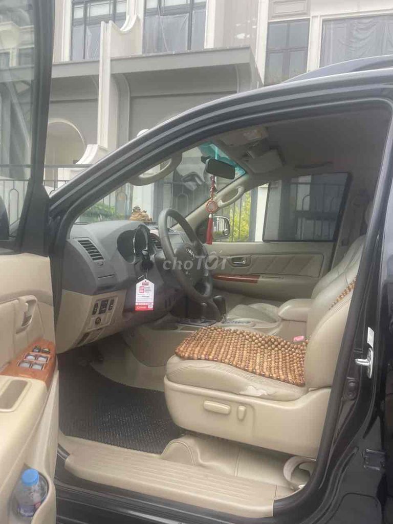 Toyota Fortuner 2010 số Tự Động. Mua bán Ô tô tại Quận Tây Hồ Hà Nội được đăng bởi long hình 5