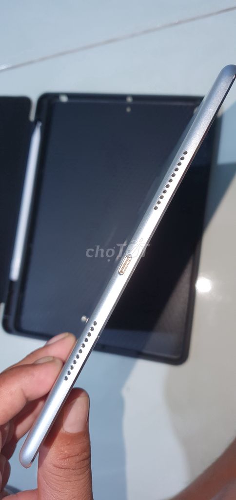 Ipad pro 10.5 64GB wifi.4g.màng 120hz.mới 99%