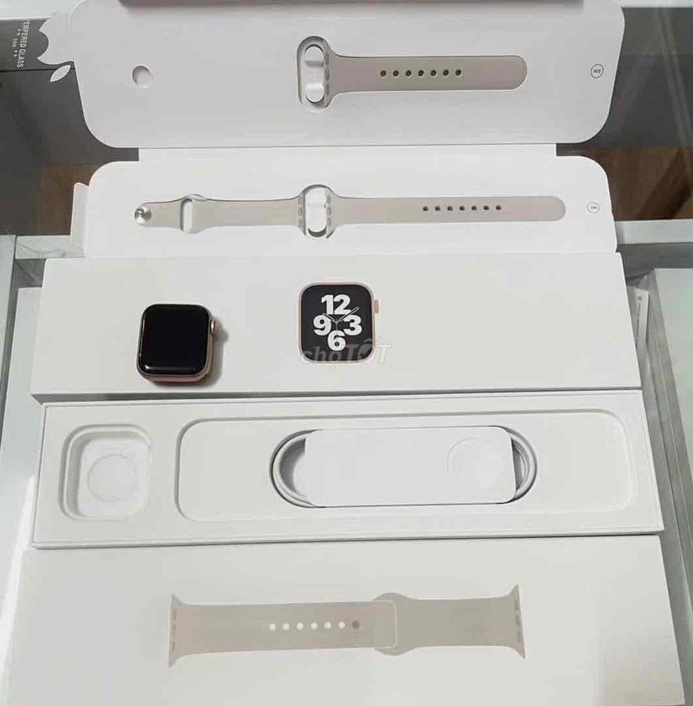 Apple Watch SE 40mm gold Mới 100% chưa kichd. Mua bán Thiết bị đeo thông minh tại Quận Tân Bình Tp Hồ Chí Minh được đăng bởi Shop Trung Văn Apple Watch hình 1