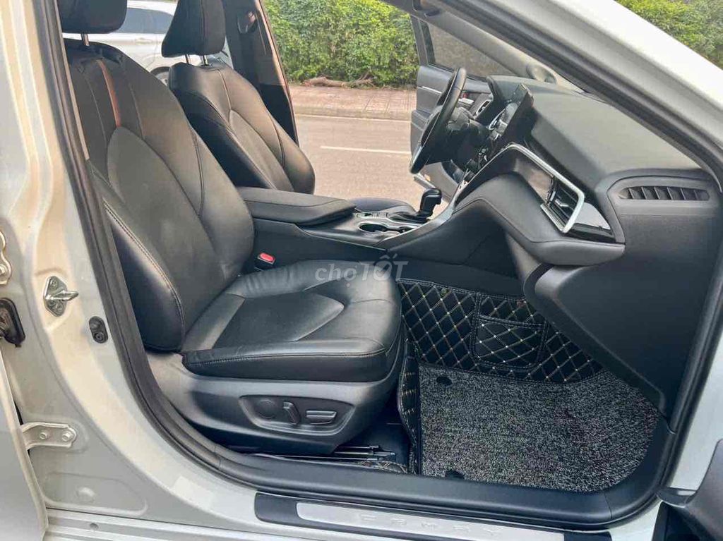 Toyota Camry 2022 2.5 Q - 43000 km. Mua bán Ô tô tại Quận Long Biên Hà Nội được đăng bởi Trang Gala hình 9
