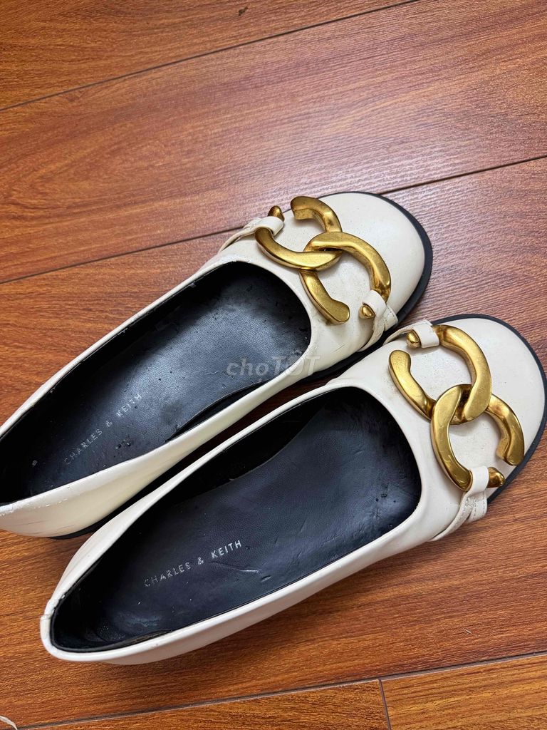 Giày búp bê Charles & Keith Nữ Trắng 38. Mua bán Giày dép tại Quận Nam Từ Liêm Hà Nội được đăng bởi Nguyễn Minh Huyền hình 1