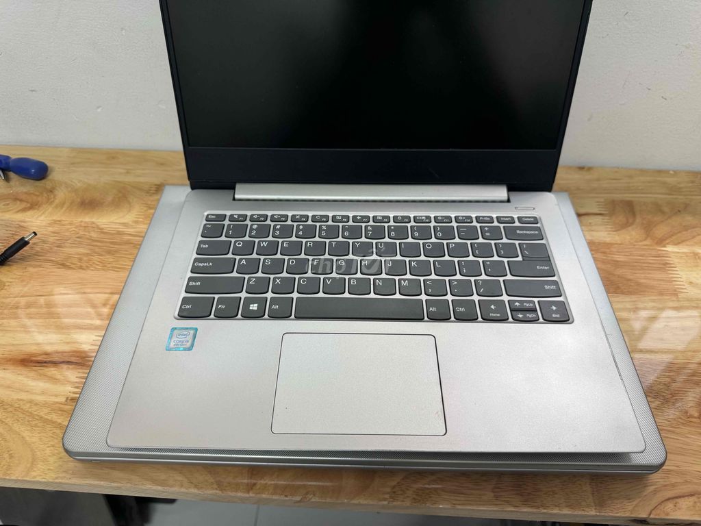 Lenovo Ideapad 330S 14IKB Bạc i5 8250u nguyên zin